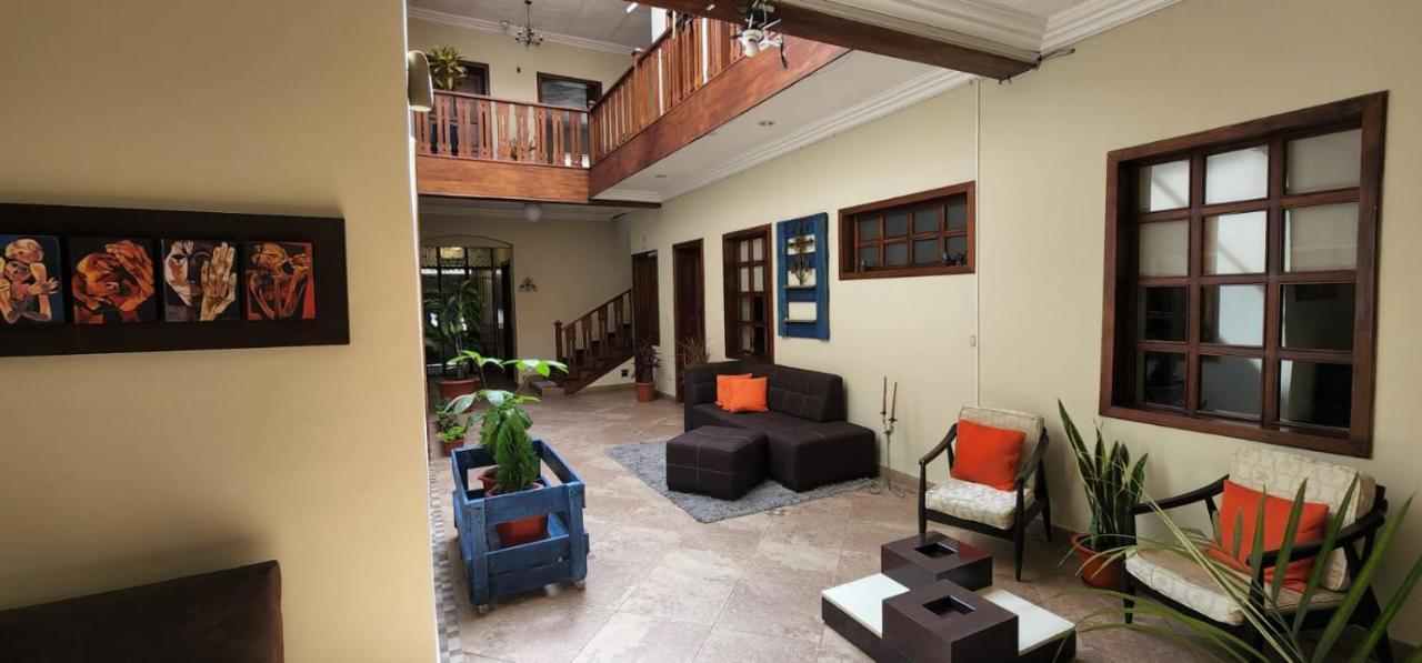 Blue Bird Bed And Breakfast Куэнка Экстерьер фото