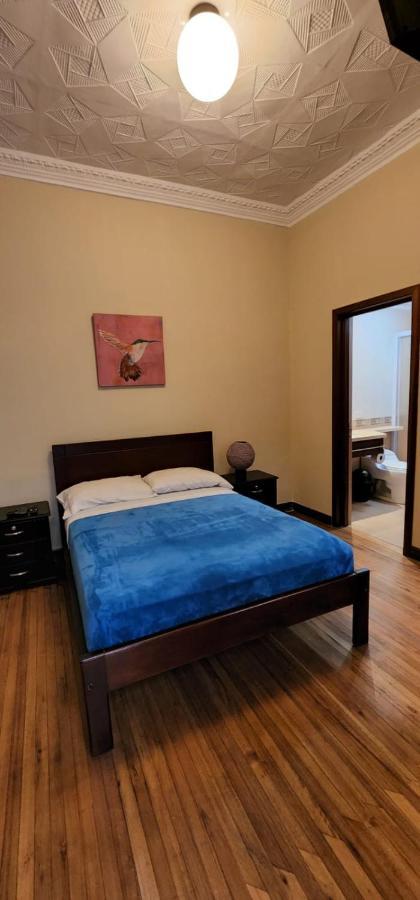 Blue Bird Bed And Breakfast Куэнка Экстерьер фото